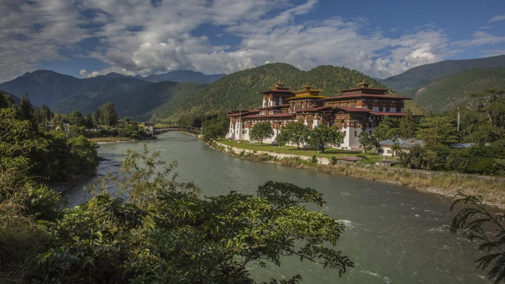 itinerary_lg_G_Adventures_Punakha_Dzong_0M4A5846